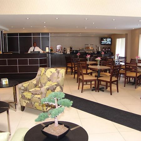 Comfort Inn East Scarborough โตรอนโต ร้านอาหาร รูปภาพ