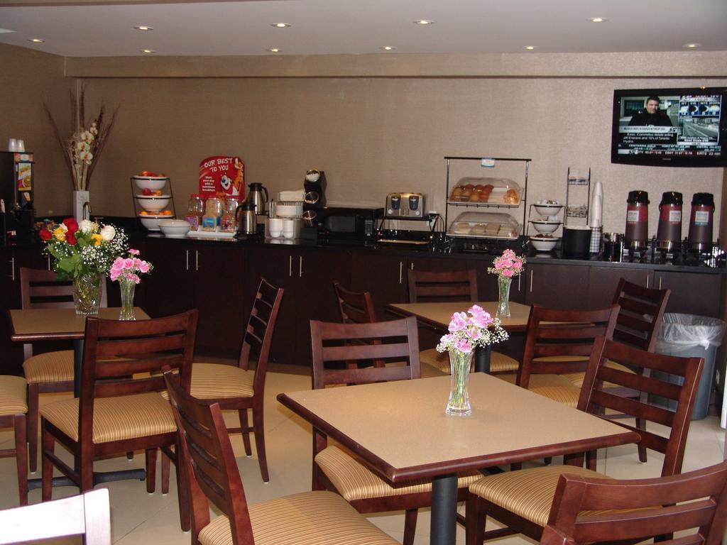 Comfort Inn East Scarborough โตรอนโต ร้านอาหาร รูปภาพ