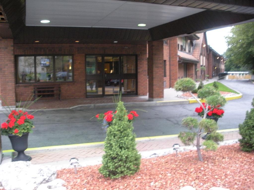 Comfort Inn East Scarborough โตรอนโต ภายนอก รูปภาพ