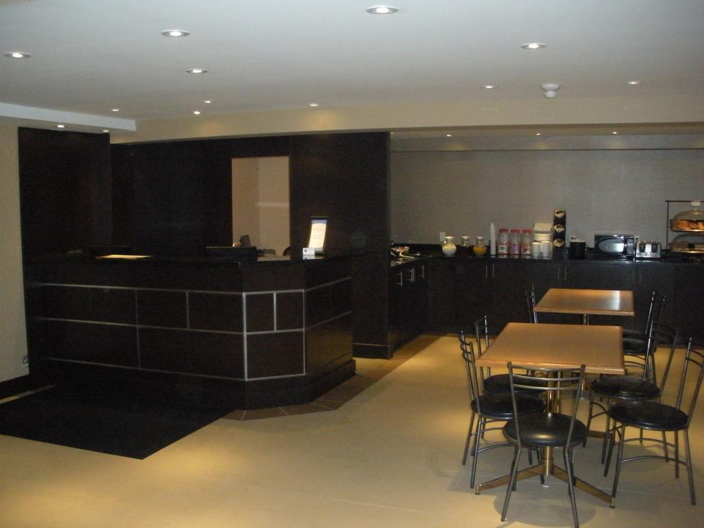 Comfort Inn East Scarborough โตรอนโต ภายนอก รูปภาพ