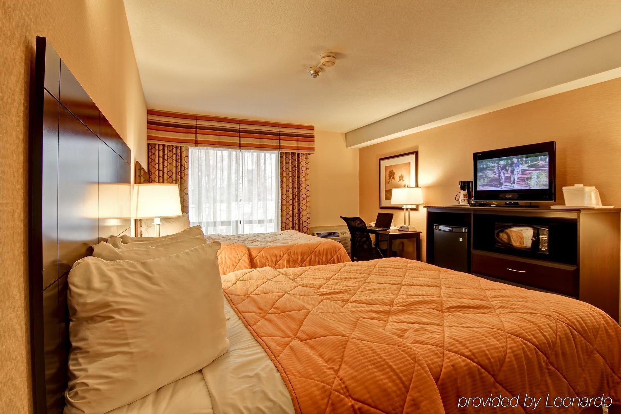 Comfort Inn East Scarborough โตรอนโต ภายนอก รูปภาพ