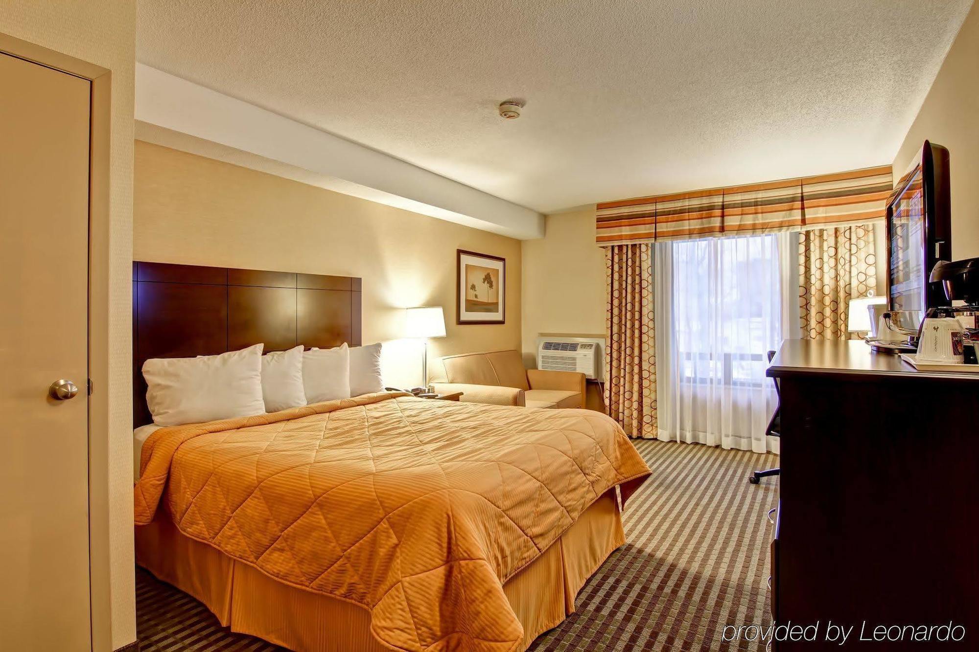Comfort Inn East Scarborough โตรอนโต ภายนอก รูปภาพ