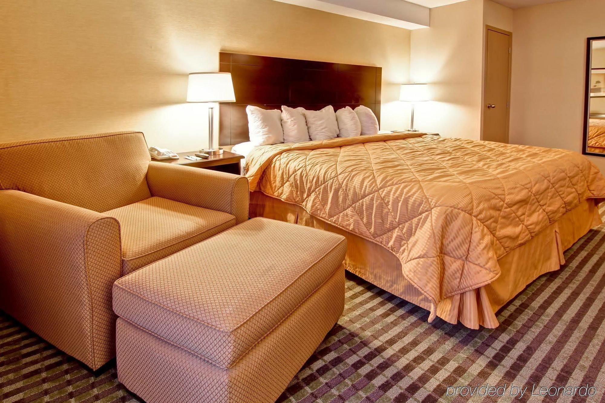 Comfort Inn East Scarborough โตรอนโต ภายนอก รูปภาพ