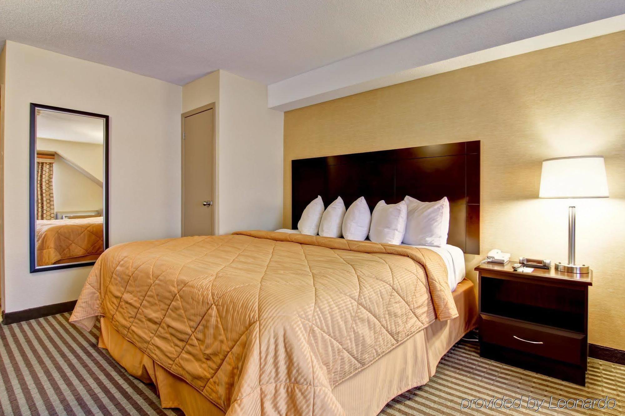 Comfort Inn East Scarborough โตรอนโต ภายนอก รูปภาพ