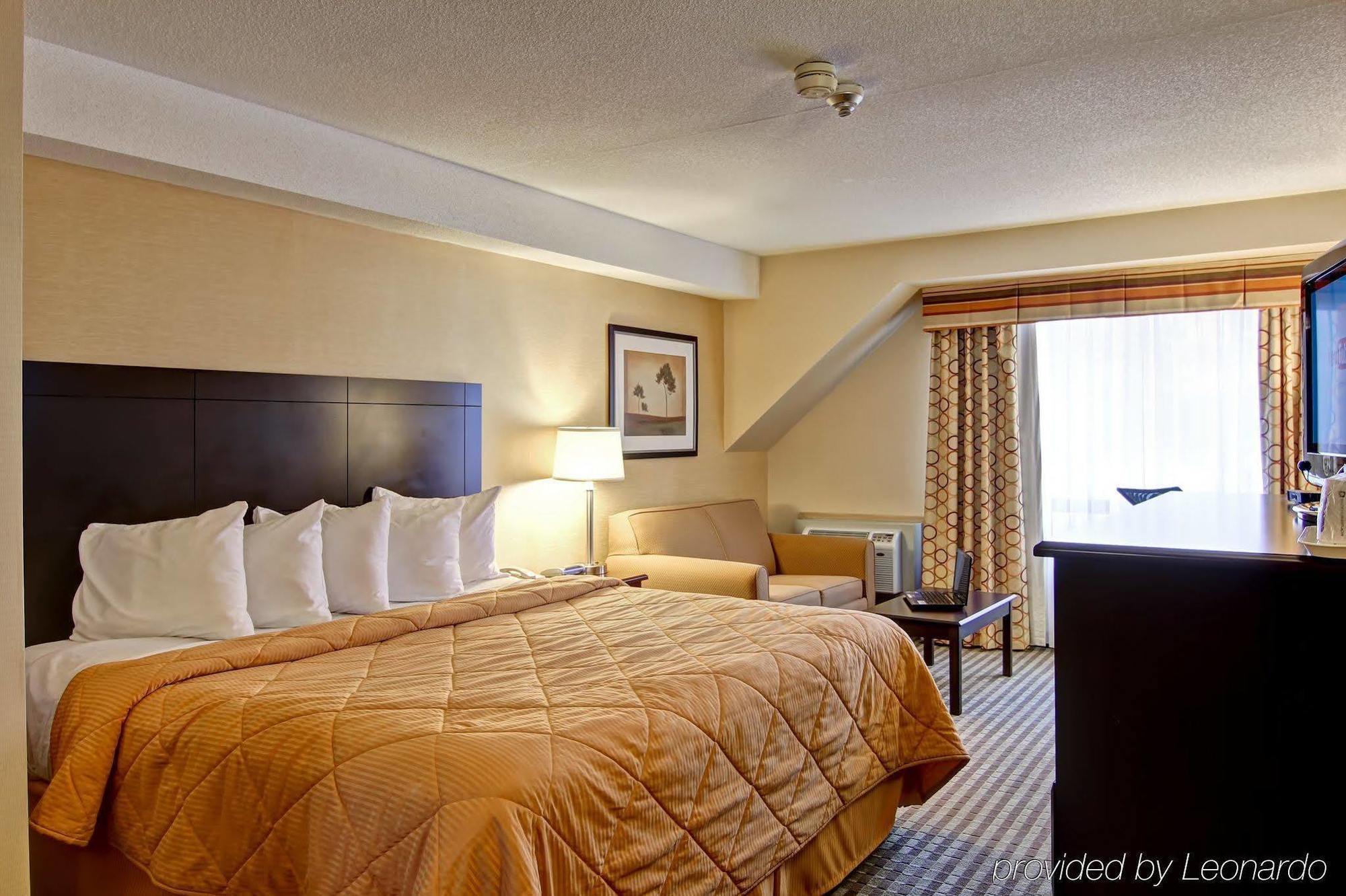 Comfort Inn East Scarborough โตรอนโต ภายนอก รูปภาพ