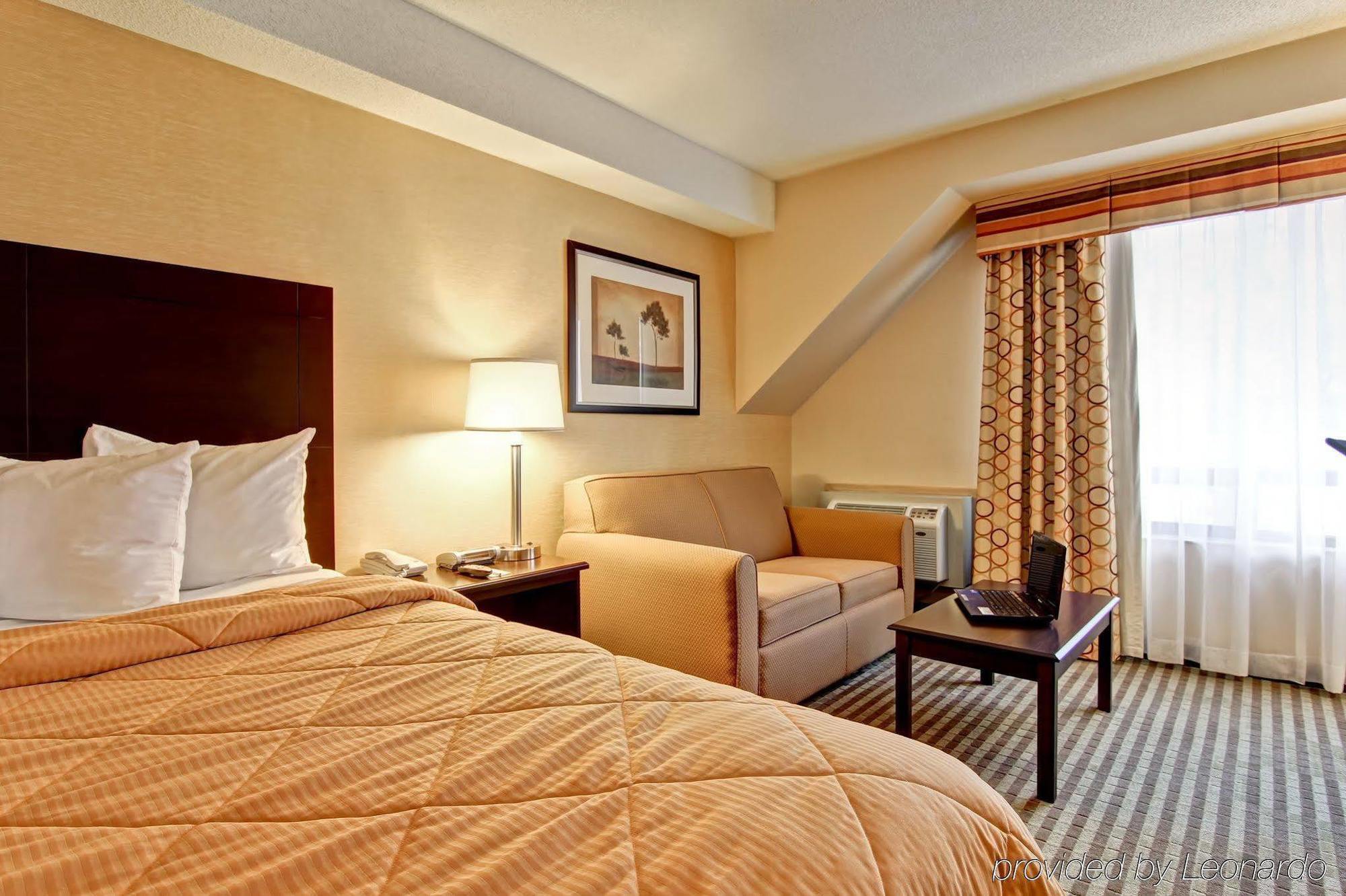 Comfort Inn East Scarborough โตรอนโต ภายนอก รูปภาพ